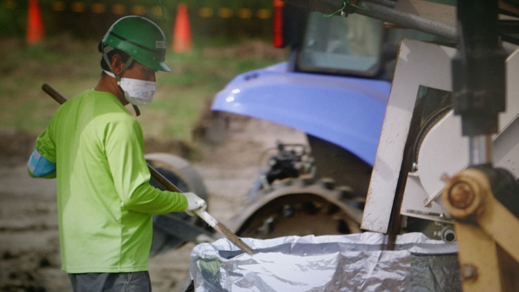 Ouvrier de décontamination, site de Tomioka.